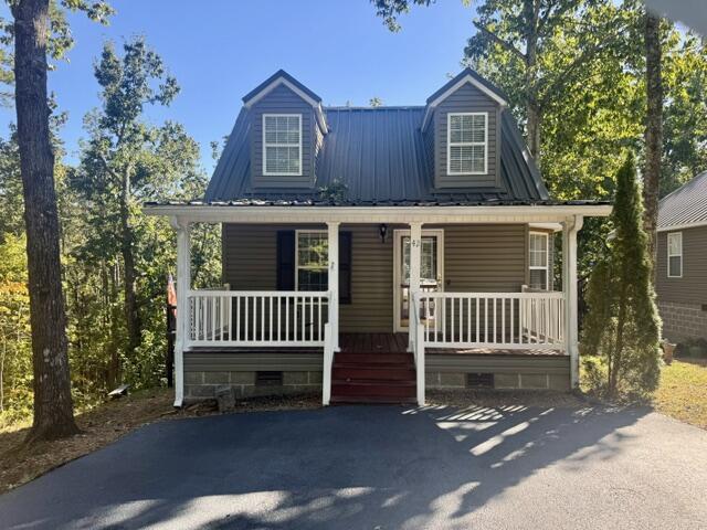 Lake-area cottage in Pickwick Pines listed by The Franklin Agency